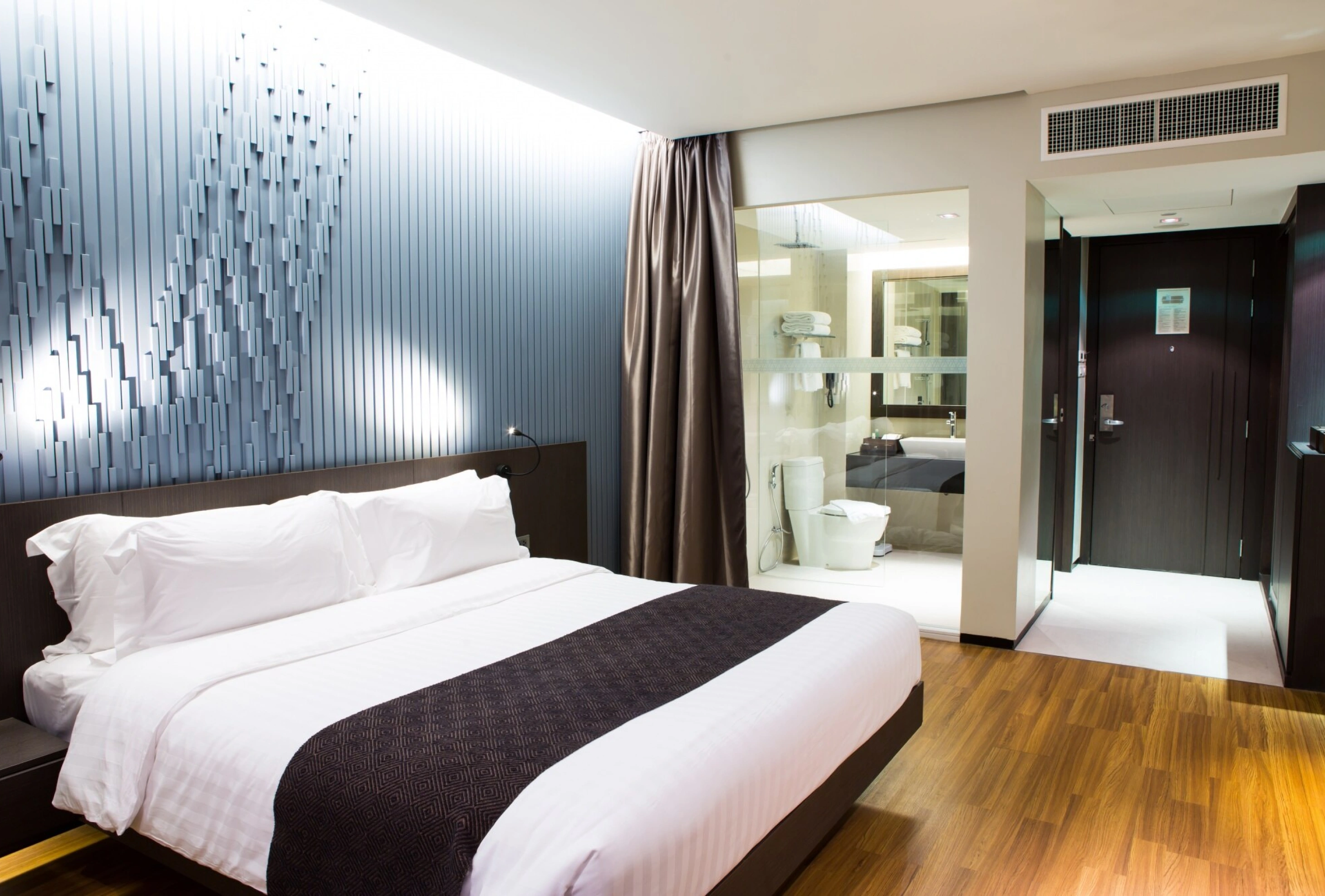 Suit Rooms